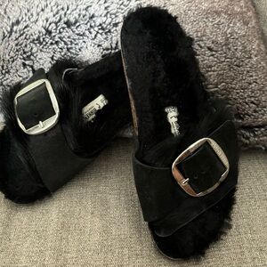 Fur,fleece and suede big buckle Birkenstocks size 37 (6.5)